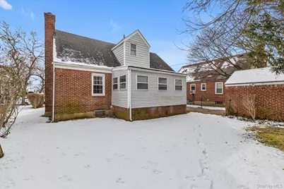 45 Sylvia Lane, New Hyde Park, NY 11040 - Photo 22