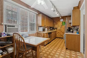 166-07 Union Tpke, Fresh Meadows, NY 11366 - Photo 10