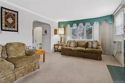 166-07 Union Turnpike, Fresh Meadows, NY 11366 - Photo 8