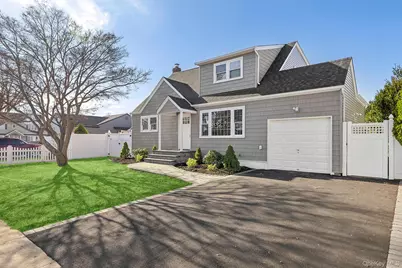 36 Cinque Drive, Farmingdale, NY 11735 - Photo 18