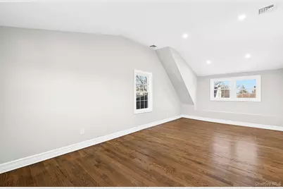 36 Cinque Drive, Farmingdale, NY 11735 - Photo 10