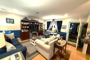 418 Weymouth Ct, Ridge, NY 11961 - Photo 10