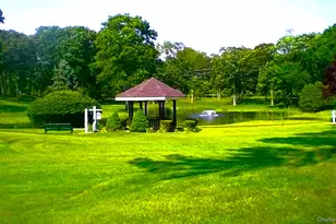 418 Weymouth Ct, Ridge, NY 11961 - Photo 20