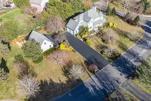 15 Kingfish Ct, Riverhead, NY 11901 - Photo 2