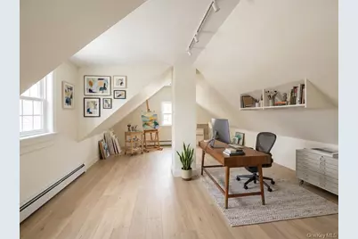 29 Richmond Avenue, Amityville, NY 11701 - Photo 14