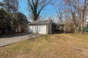 29 Richmond Ave, Amityville, NY 11701 - Photo 22