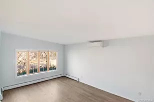 111 Schneider Ln, Hauppauge, NY 11788 - Photo 4