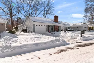 475 Stratford Ln, Ridge, NY 11961 - Photo 2