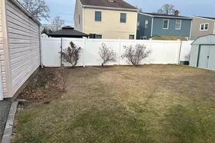 527 Willow St, West Hempstead, NY 11550 - Photo 14