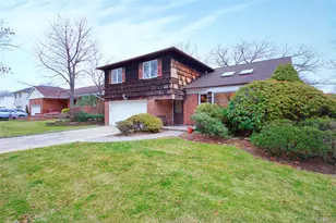 1066 Cedarhurst St, Valley Stream, NY 11581 - Photo 2