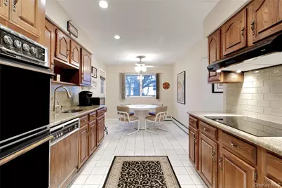 1066 Cedarhurst Street, Valley Stream, NY 11581 - Photo 12