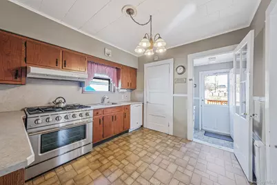 183 West Avenue, Patchogue, NY 11772 - Photo 10