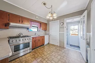 183 West Ave, Patchogue, NY 11772 - Photo 10