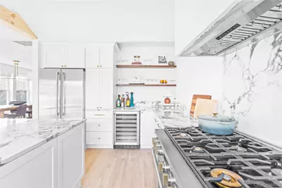 21 N Howells Point Road, Bellport, NY 11713 - Photo 8