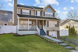 62 Sunburst Dr, Rocky Point, NY 11778 - Photo 2