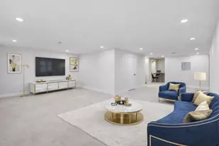 119 E Fulton Ave, Roosevelt, NY 11575 - Photo 18