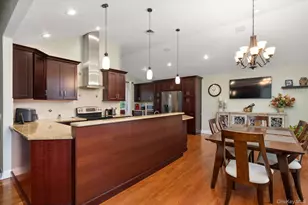 525 Roosevelt Ave, Massapequa Park, NY 11762 - Photo 4