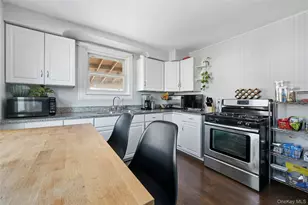 12 Charles St, Bay Shore, NY 11706 - Photo 6