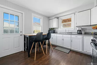 12 Charles Street, Bay Shore, NY 11706 - Photo 4