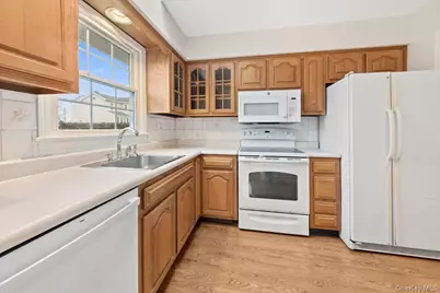 1736 Central Street, Yorktown Heights, NY 10598 - Photo 4