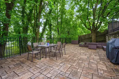 412 Munro Avenue #3F, Mamaroneck, NY 10543 - Photo 16