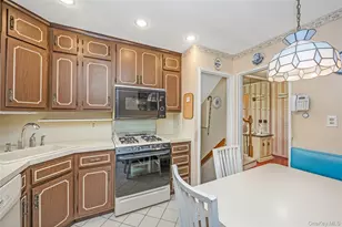 49 Amherst Dr, Massapequa, NY 11758 - Photo 10
