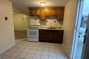 1 Huron Dr, Bay Shore, NY 11706 - Photo 4