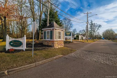 12 Summit Street, Patchogue, NY 11772 - Photo 20