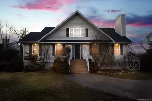 12 Summit St, Patchogue, NY 11772 - Photo 2