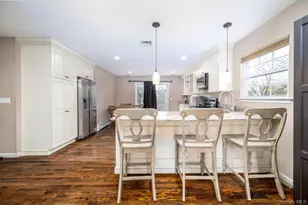 12 Summit St, Patchogue, NY 11772 - Photo 8