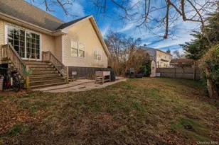 12 Summit St, Patchogue, NY 11772 - Photo 18