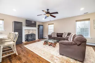 12 Summit St, Patchogue, NY 11772 - Photo 4