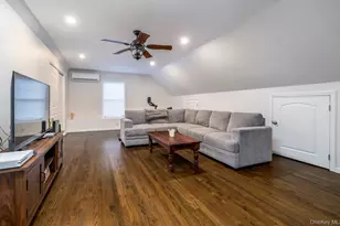 12 Summit St, Patchogue, NY 11772 - Photo 14