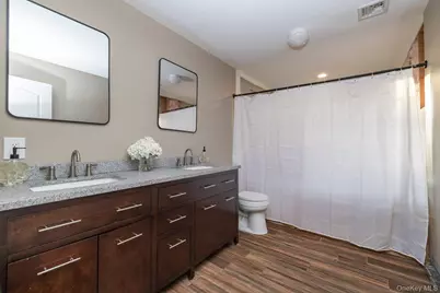 12 Summit Street, Patchogue, NY 11772 - Photo 10