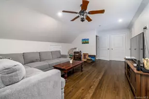 12 Summit St, Patchogue, NY 11772 - Photo 16