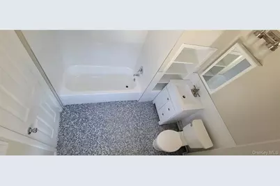 463-465 Main St #C, Islip, NY 11751 - Photo 6