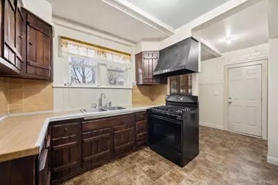 10 Brook Street, Suffern, NY 10901 - Photo 6