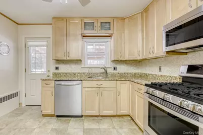 7 Woodland Place, Airmont, NY 10952 - Photo 6