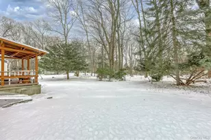 7 Woodland Pl, Airmont, NY 10952 - Photo 14