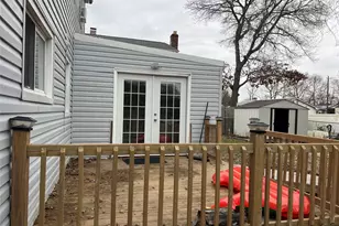 25 Gores Dr, Mastic, NY 11950 - Photo 12