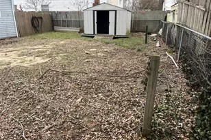 25 Gores Dr, Mastic, NY 11950 - Photo 14