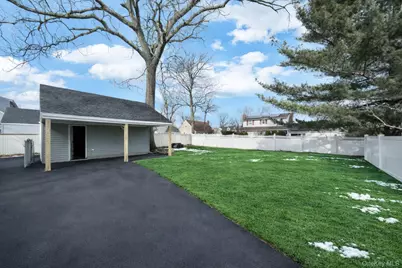 450 Rhodes Lane, West Hempstead, NY 11552 - Photo 4