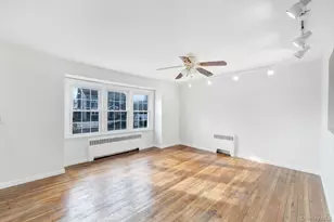 450 Rhodes Ln, West Hempstead, NY 11552 - Photo 12