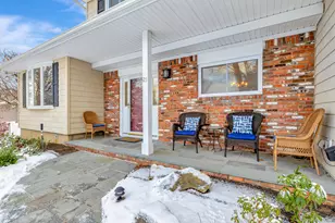 25 Sheryl Crescent, Smithtown, NY 11787 - Photo 4