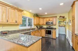 25 Sheryl Crescent, Smithtown, NY 11787 - Photo 18