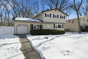 3 Adrienne Ct, Hauppauge, NY 11788 - Photo 2