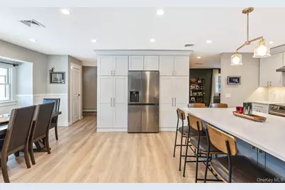 49 Lexington Avenue, Smithtown, NY 11787 - Photo 18