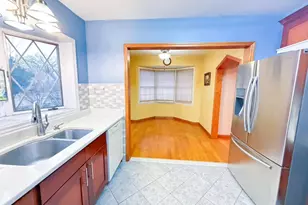 58-27 197th St, Fresh Meadows, NY 11365 - Photo 4