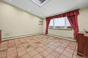 95 Oakdale Ln, East Hills, NY 11577 - Photo 14