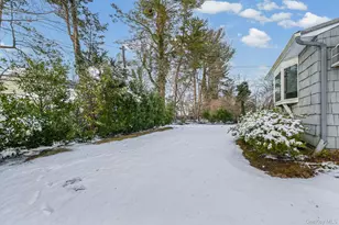 95 Oakdale Ln, East Hills, NY 11577 - Photo 28